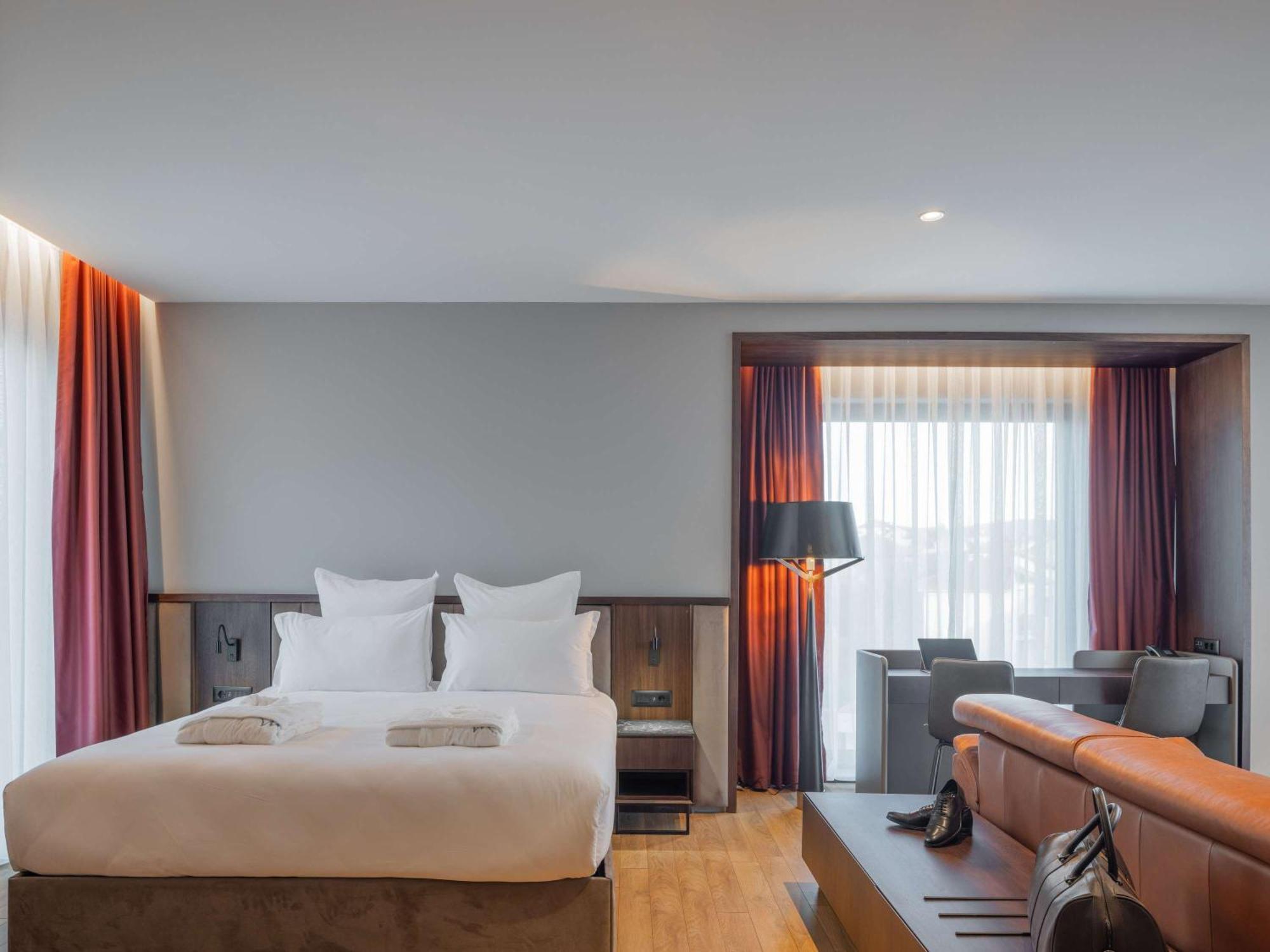 Mercure Prishtina City Pristina Buitenkant foto